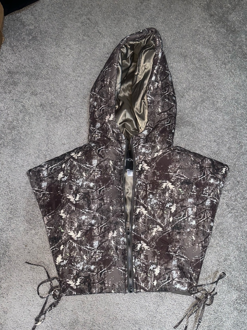 Fashion Nova Women’s Adjustable Hooded Cropped Puffer Vest in Brown Camo Size L